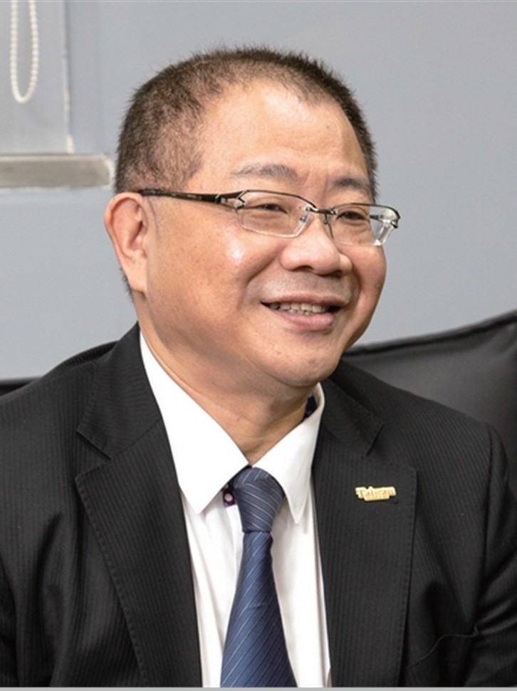 許冠濱